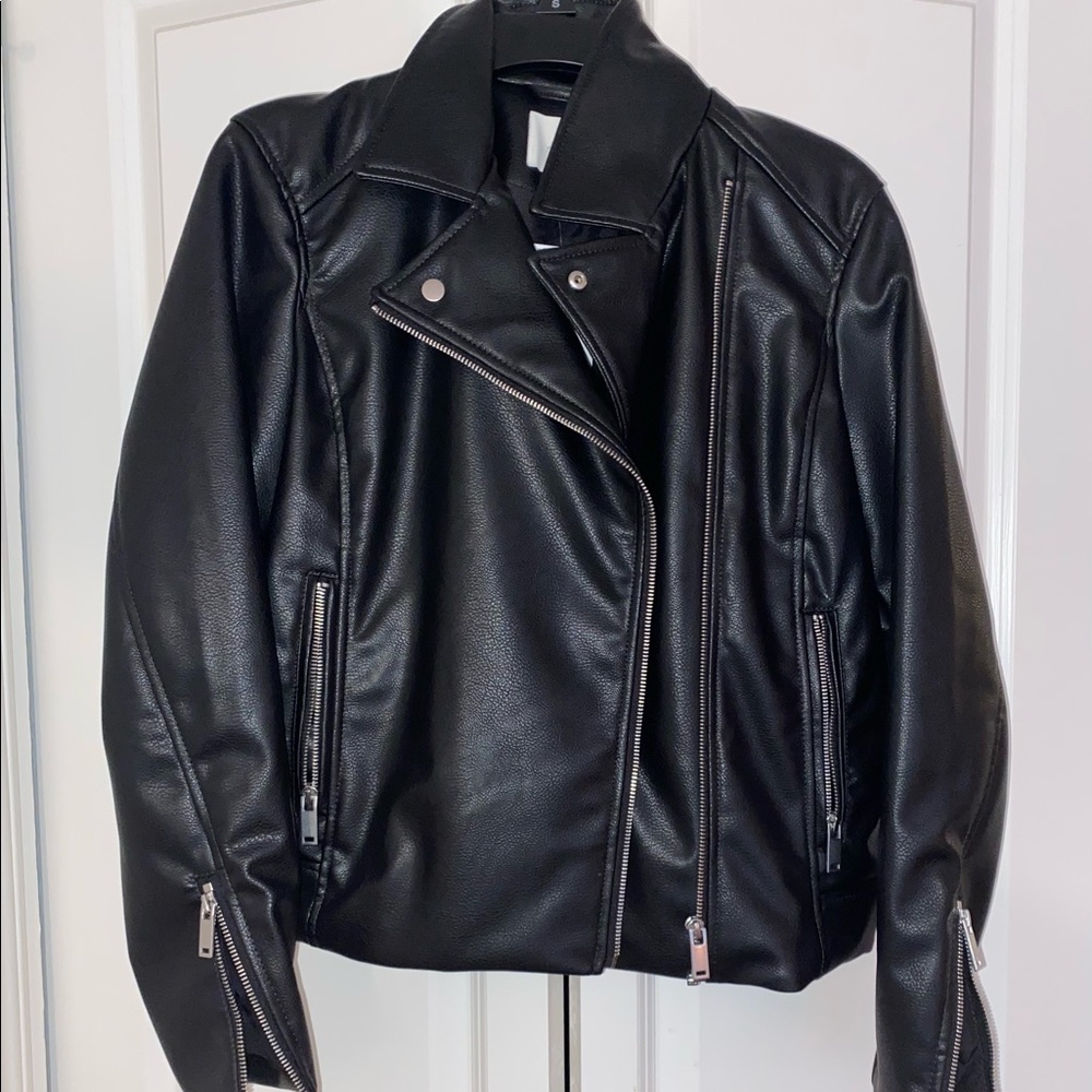 H&M Women’s leather jacket black size medium